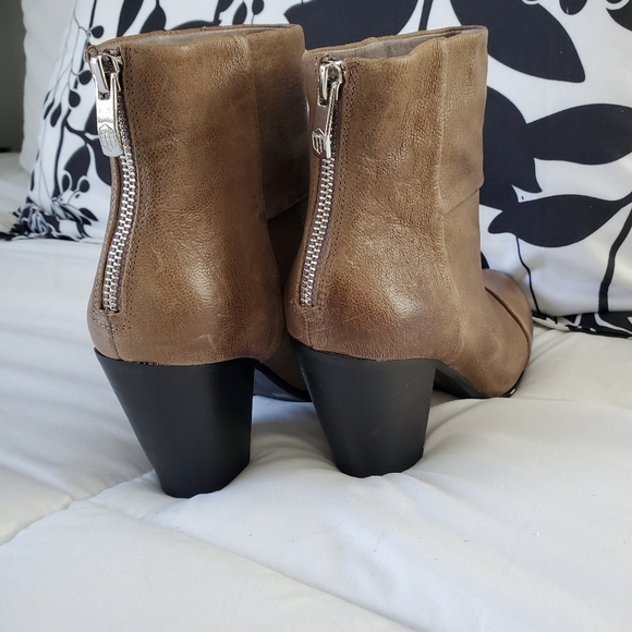 Vince Camuto Hadley Ankel Boots - Picture 3 of 4